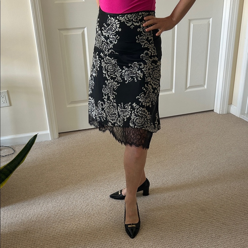 Elegant Black and Cream Silk Skirt Size 0